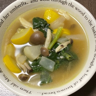 黄色ズッキーニを使った野菜スープ